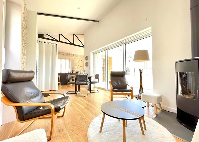 بيت ضيافة Le Passage - Elegante Maison Chaumoise لي سابلِ دولونْ